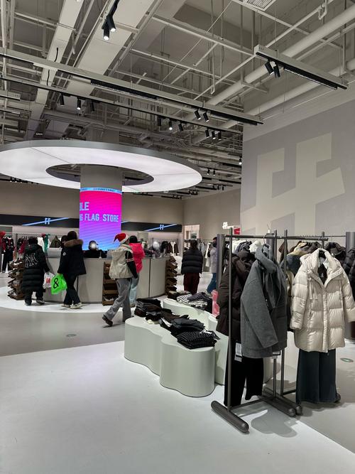 南京喜馬拉雅衣服店 2025年實體零售的 逆襲樣本